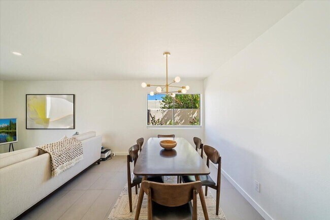 Building Photo - 436 Greenhouse Wy