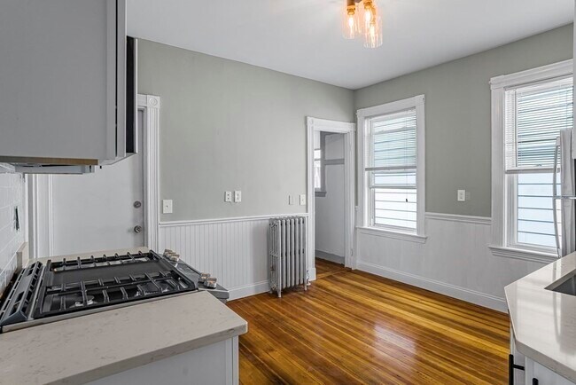 Building Photo - 37 Harbor View St