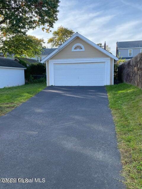 Building Photo - 30 Cardinal Ave