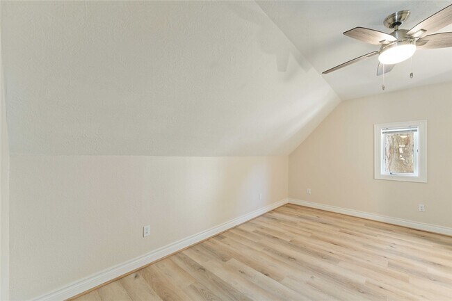 Building Photo - 2631 Persa St