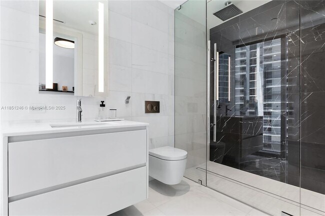 Building Photo - 300 Biscayne Blvd Way