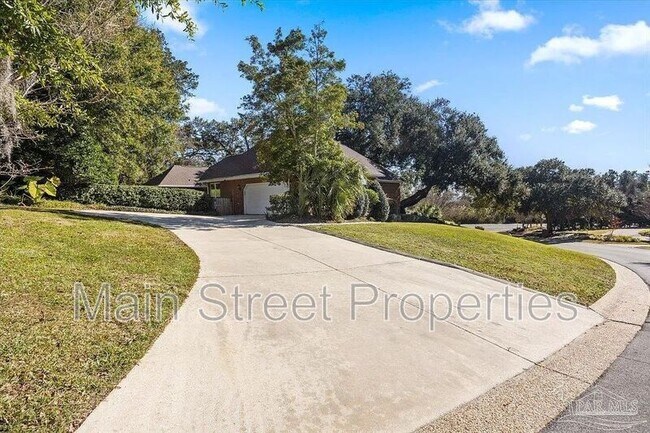 Building Photo - 4700 Bohemia Dr