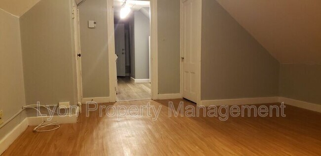 Building Photo - 218 Morris Ave