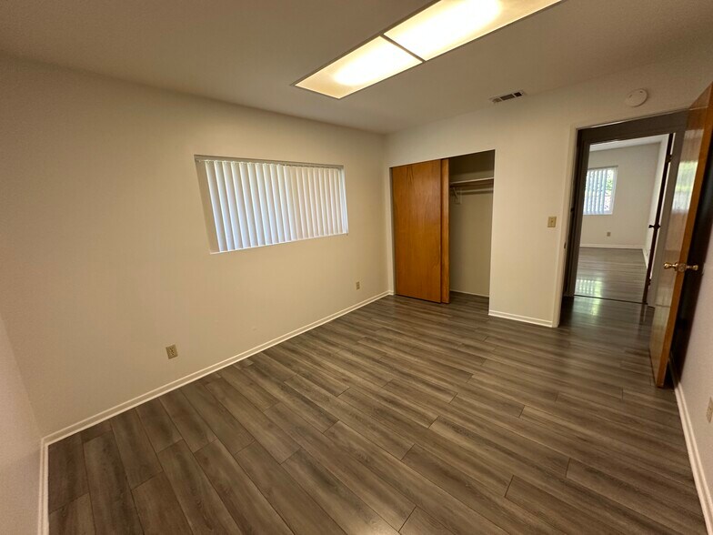 Building Photo - 1040 Walnut Ave
