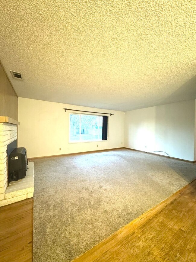 Building Photo - Charming 3-Bedroom Home in the Heart of Redding!