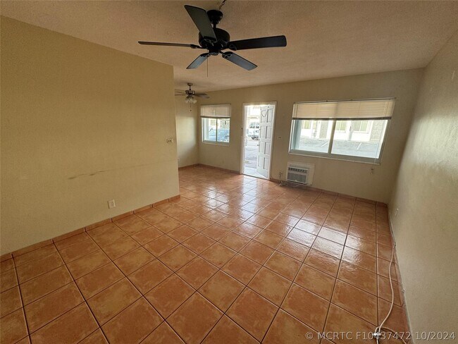 Building Photo - 1814 E Oakland Park Blvd