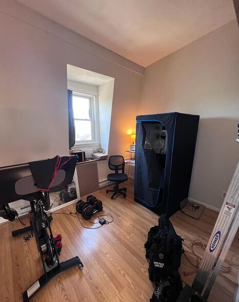 Building Photo - 608 Dorchester Ave