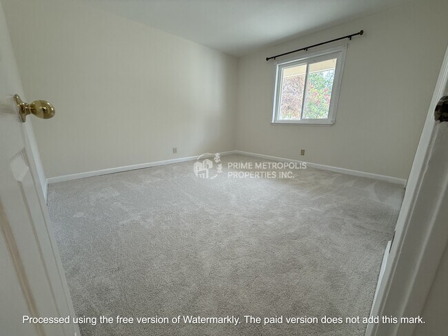 Building Photo - 2346 Montezuma Dr