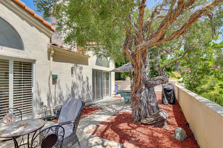 Building Photo - 29695 Circle R Greens Dr