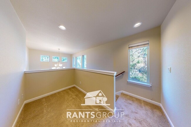 Building Photo - Beautiful 5 Bedroom 4 Bath Home in the sought after Golf Community with views of The Woodlands Co...