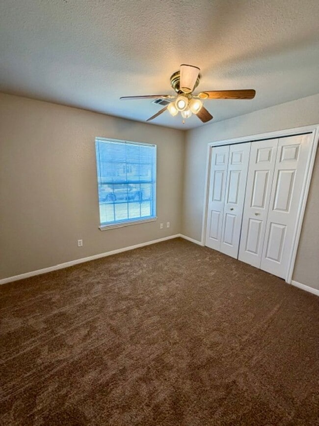 Building Photo - Spacious 3 BR / 2 BA Rental Home with 2-Car Garage & Fenced Backyard in Robinson, Waco, TX