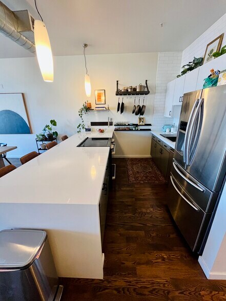 Building Photo - 1521 Central St