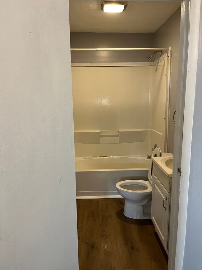 Building Photo - Newly Renovated Home in St. Albans