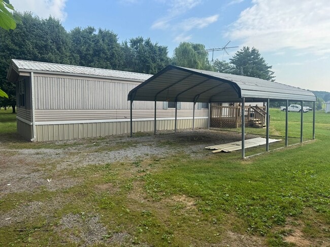 Building Photo - 2 Bedroom 2 Bath Mobile Home in Greenevill...