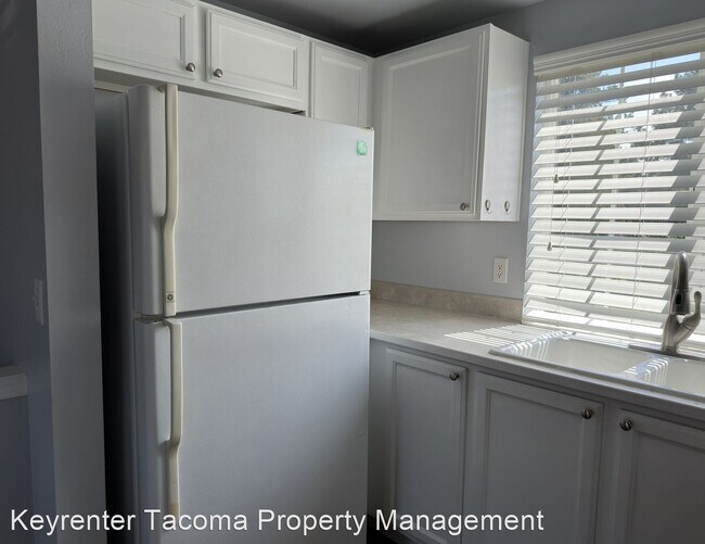 Building Photo - 4 br, 3 bath House - 319 E 96th St