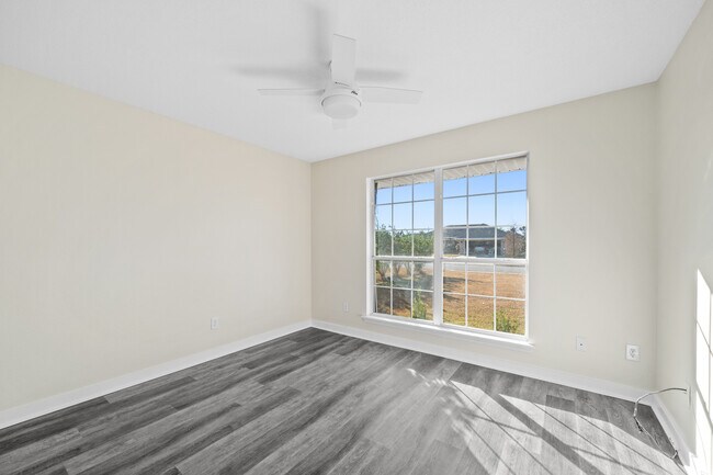 Building Photo - 2520 E Ashford Park Dr