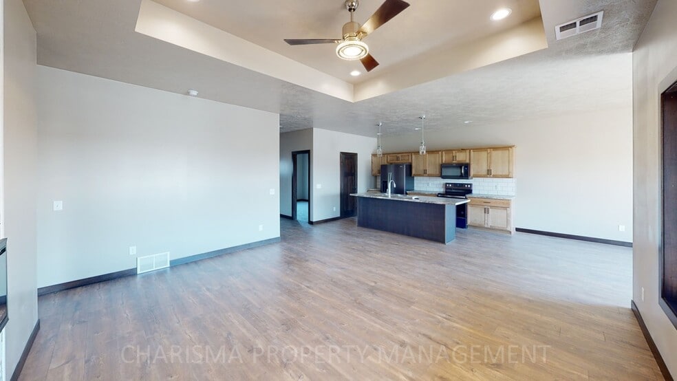 Building Photo - 4528 W Graceland Pl