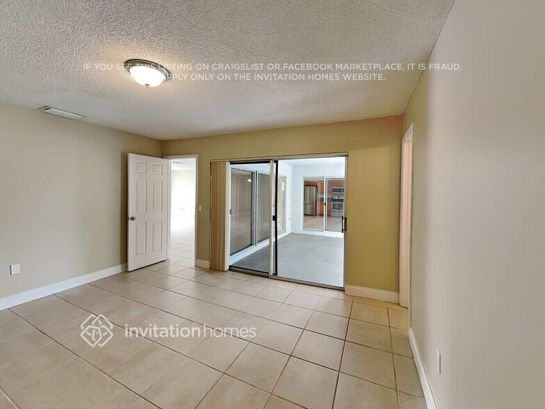 Building Photo - 10611 NW 29th Ct