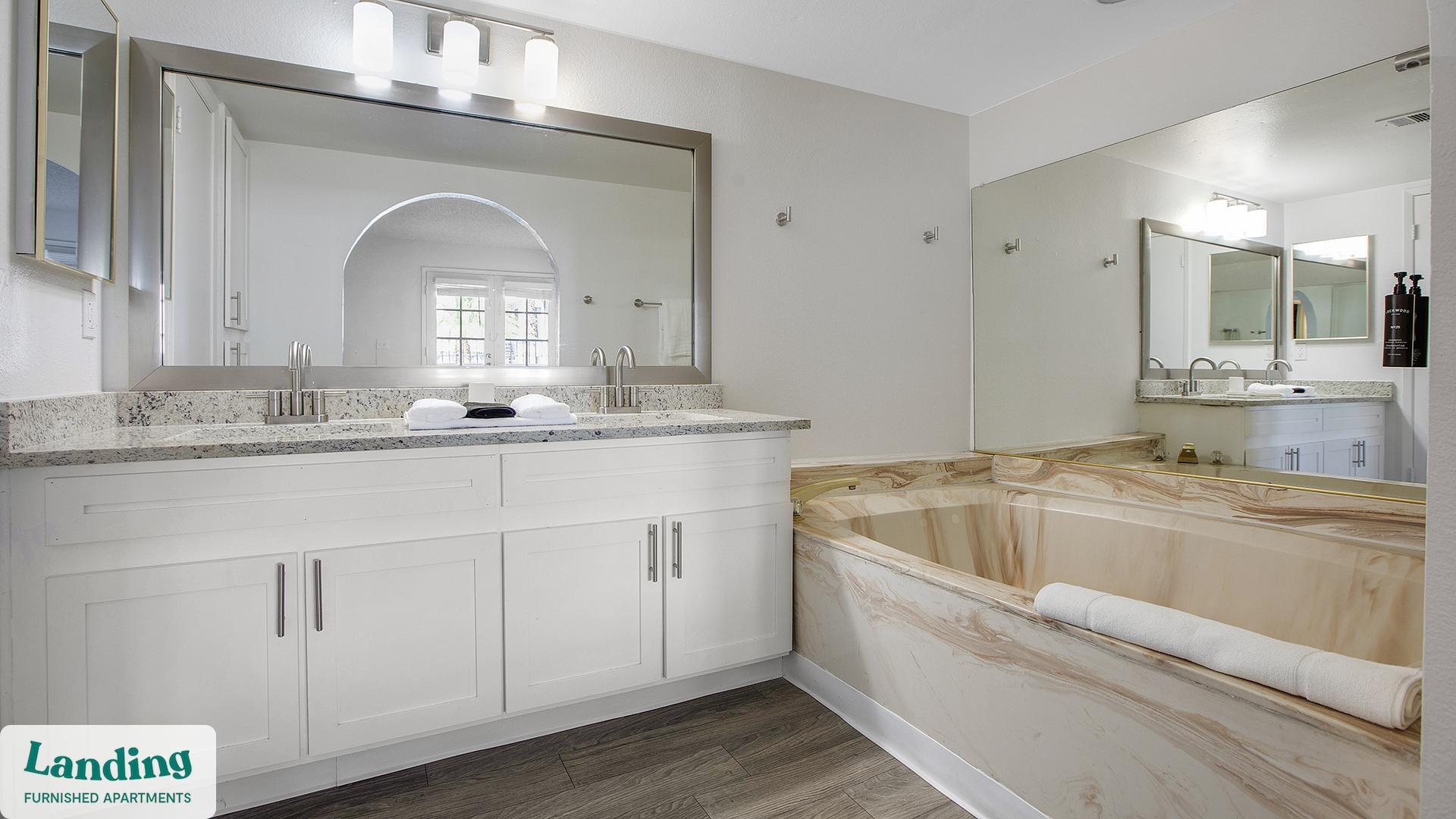 Building Photo - 5272 Tamarus St