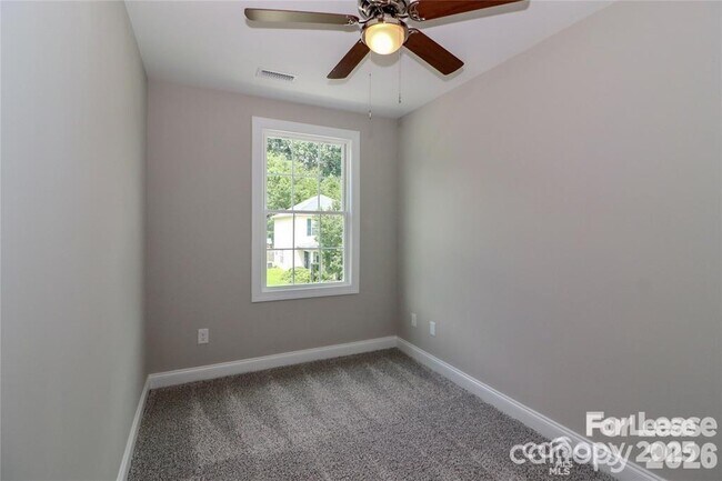 Building Photo - 3967 Newhall Dr NW