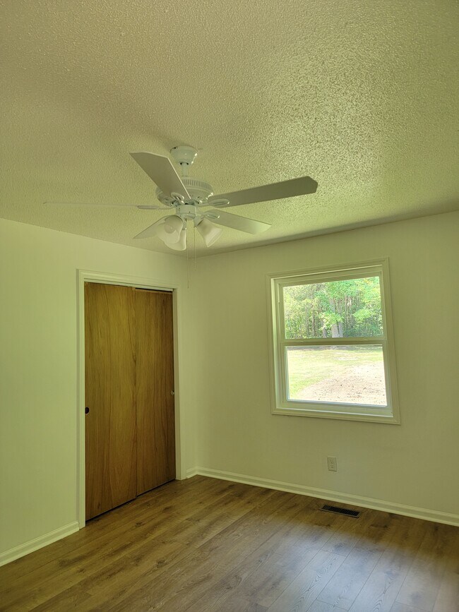 Building Photo - 1101 Lily Pad Ln