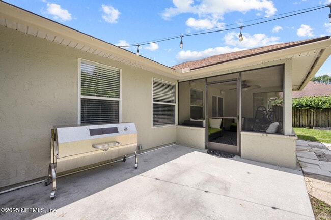 Building Photo - 8575 Crooked Tree Dr
