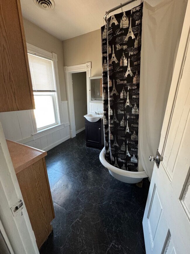 Building Photo - Sunshine