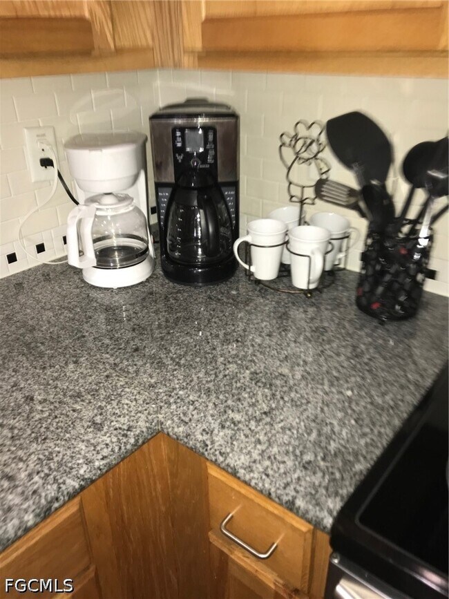 Building Photo - 9600 Roundstone Cir