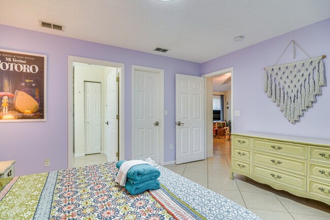 Building Photo - 7100 6th Ave N