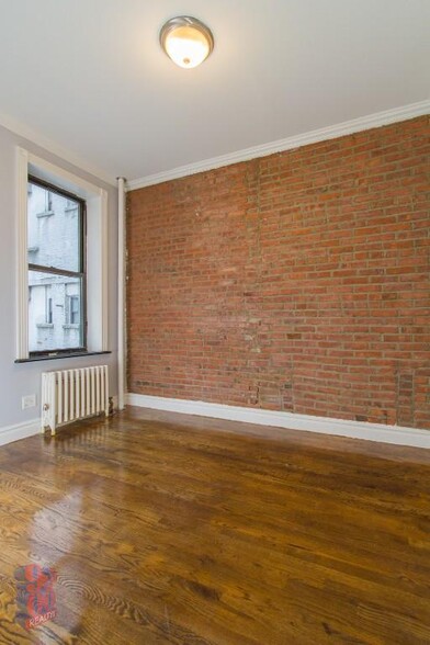 Building Photo - 68 Clinton St