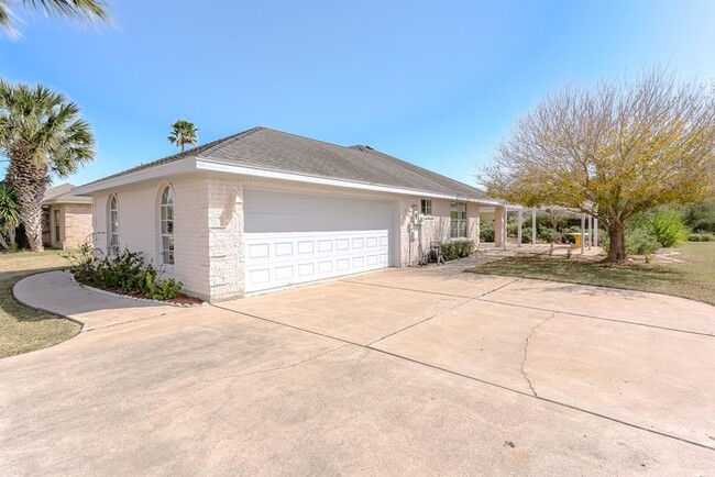 Building Photo - 6 Spoonbill Cove Rd