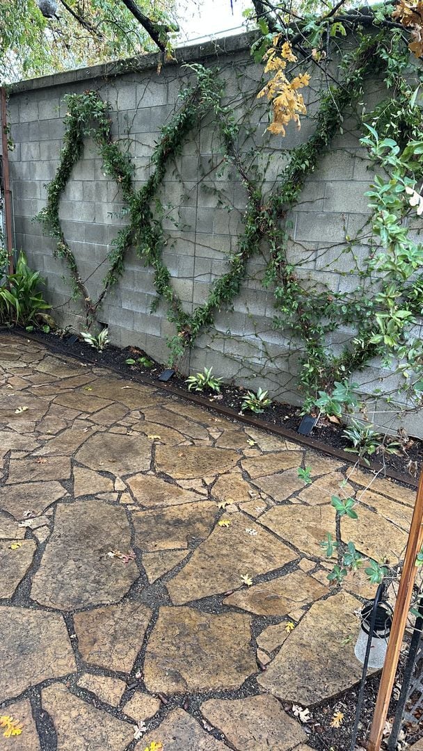 Building Photo - 2705-07 FREEPORT BLVD