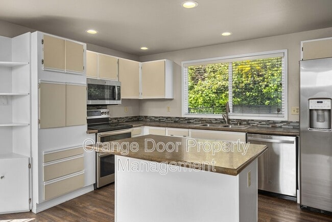 Building Photo - 3602 Nassau Ave NE