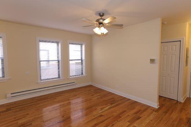 Building Photo - 730 W Cornelia Ave