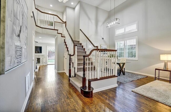 Building Photo - 539 Zenith Ridge Dr