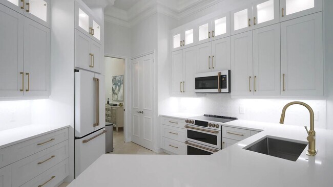 Building Photo - 451 Surfside Ln