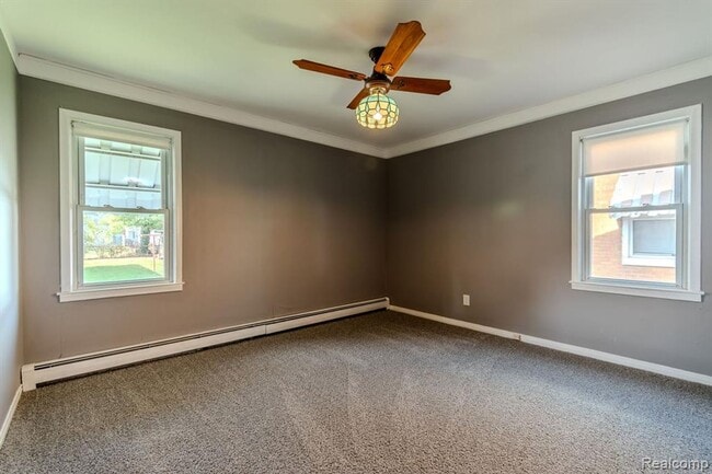 Building Photo - Beautifully Updated 3-Bedroom Home with Finished Basement & Spacious Backyard in Prime Royal Oak ...