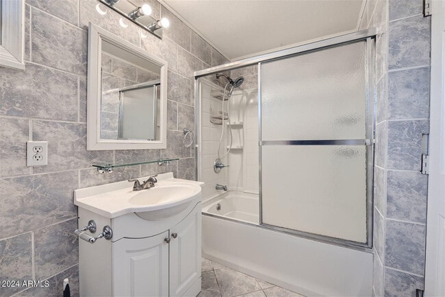 Building Photo - 3615 S Margo Dr