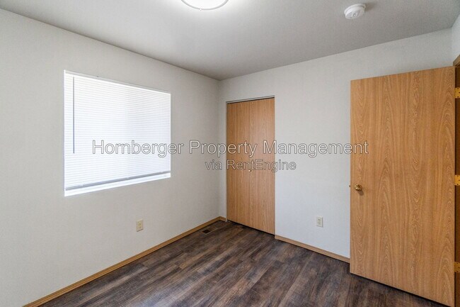 Building Photo - 1501 N Regal St