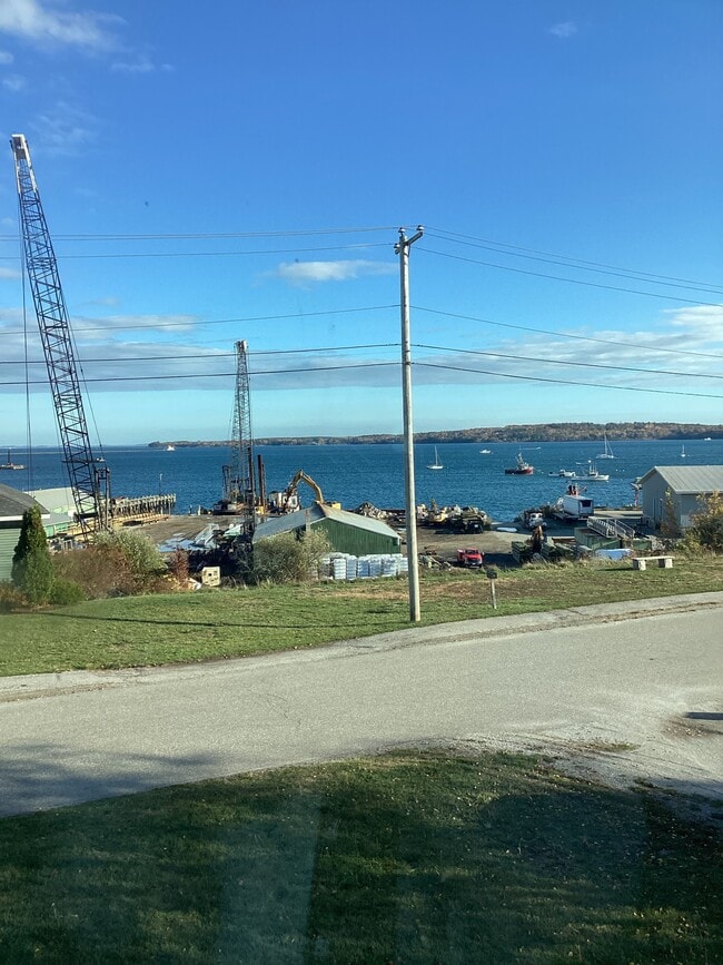 Building Photo - 48 Front St