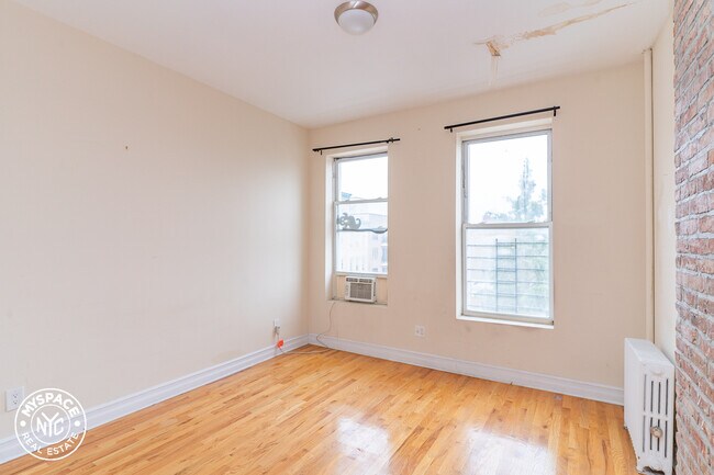 Building Photo - 657 Knickerbocker Ave