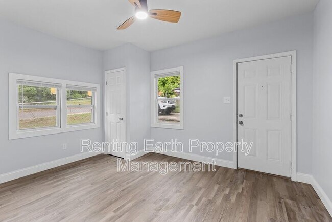 Building Photo - 500 61st St