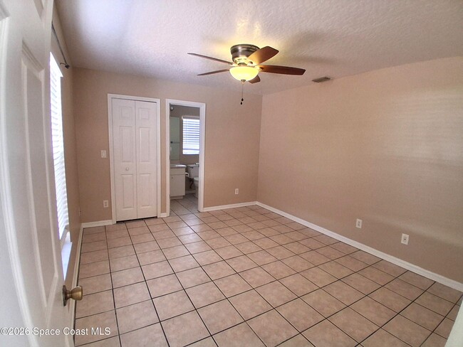 Building Photo - 1351 Danbury St SW