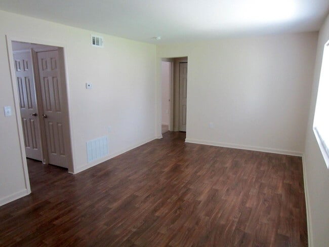 Building Photo - Villas at Embry Hills