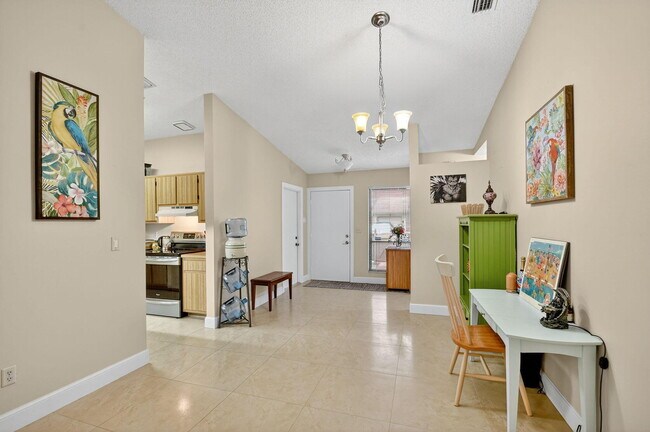 Building Photo - 15 Farnworth Dr