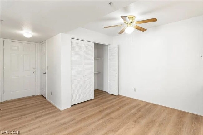 Building Photo - 2ND FLOOR CONDO IN GATED COMMUNITY