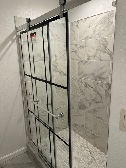 Building Photo - 434 S Lincoln Way