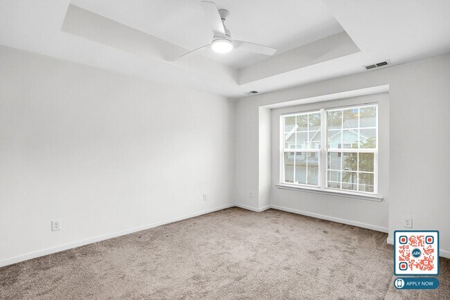 Building Photo - MOVE IN SPECIAL - $500 OFF