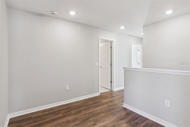 Building Photo - 1087 Silverlake Blvd