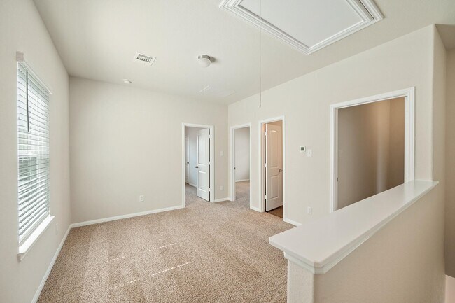 Building Photo - 3915 Deledda Dr